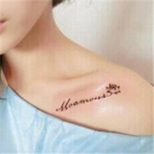 美女锁骨上的英文字母线条纹身图案