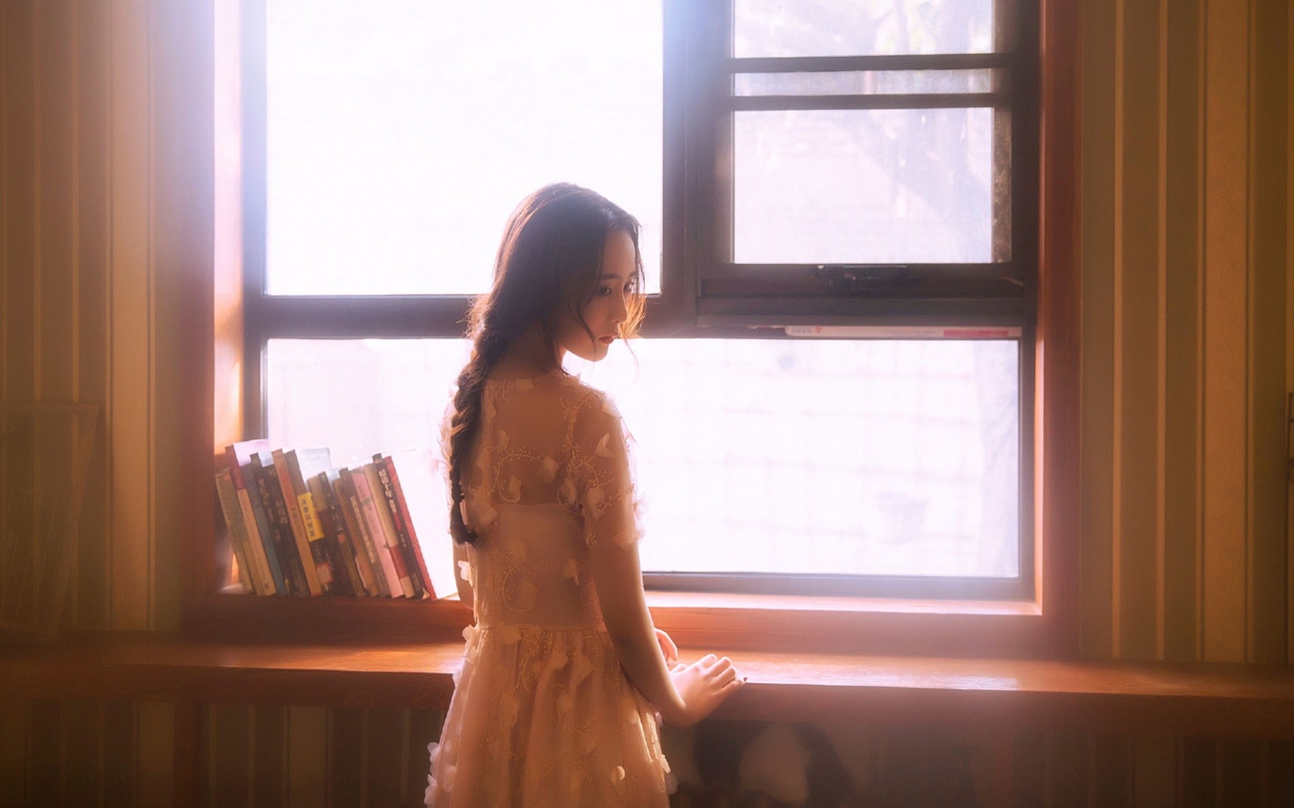 高冷文艺的美女治愈系组图